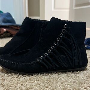 Minnetonka Moccasin black boots